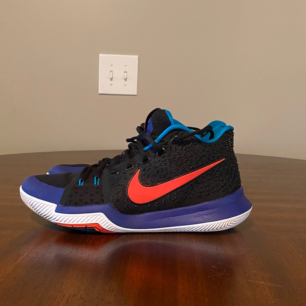 Nike Kyrie Erving Men’s Basketball Shoes